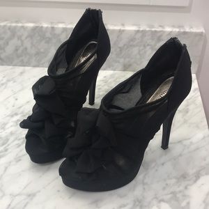 Peep Toe Ruffle Black Heels